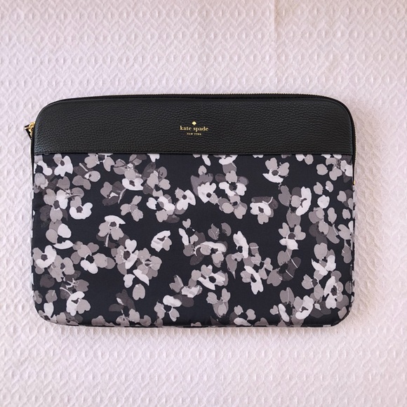 Kate Spade Young Lane Marybeth Tech Bag - Picture 5 of 7